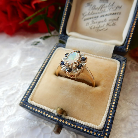 the difference between natural opals and lab grown opals