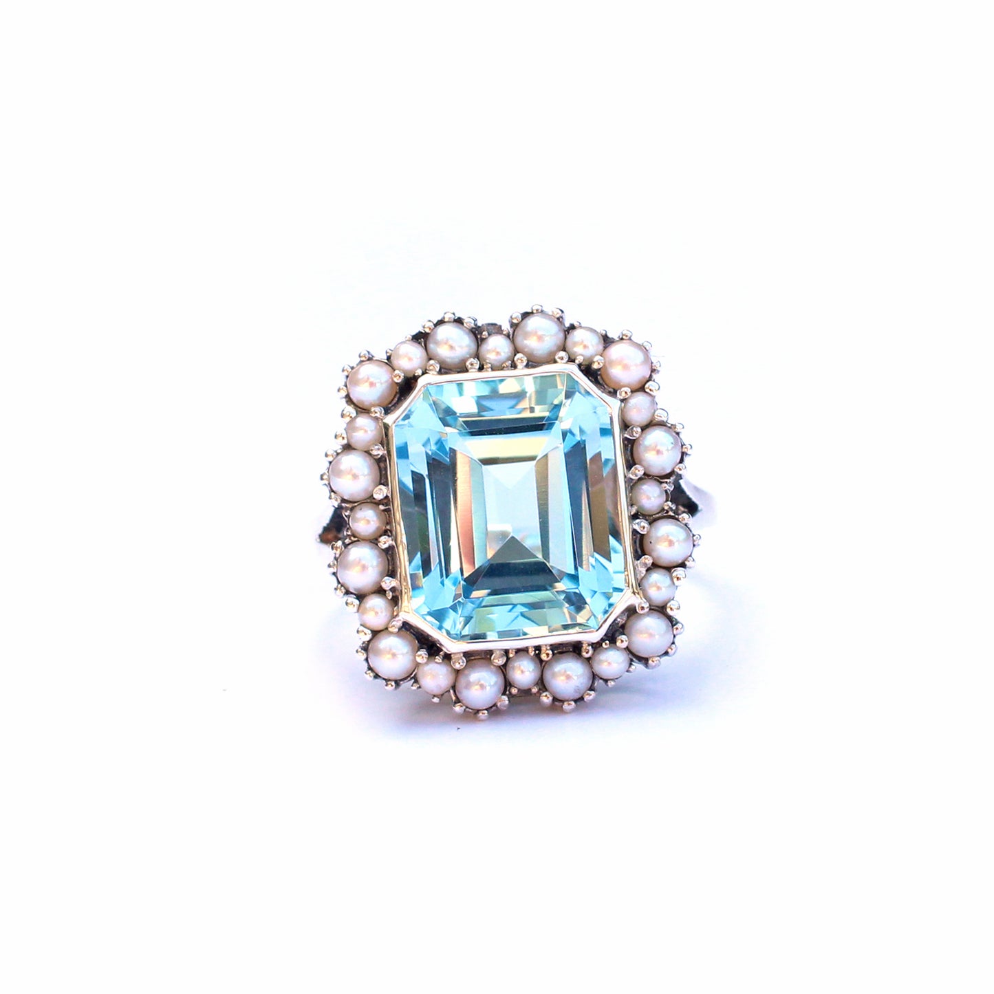 Impressive 9ct Gold Topaz Pearl Halo Ring
