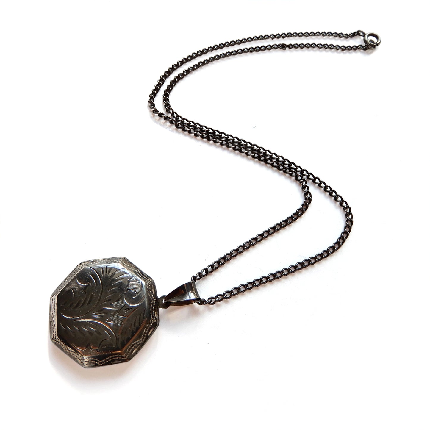 Vintage Sterling Silver Locket with Chunky 18inch Chain