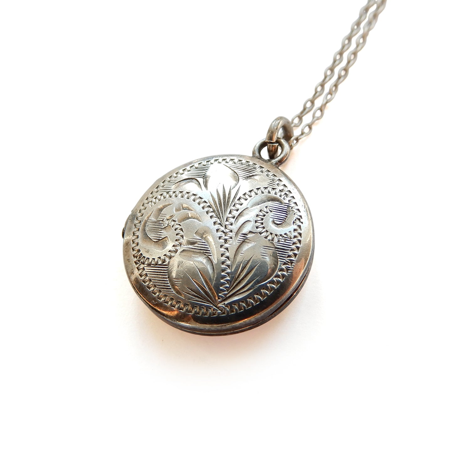 Dainty Vintage Sterling Silver Circle Locket with Chain