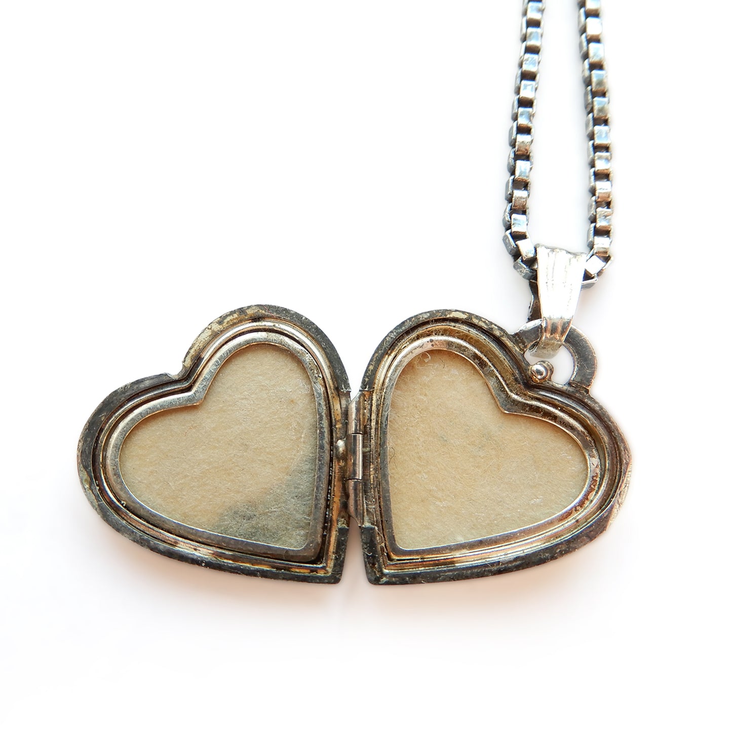 Vintage Sterling Silver K&L Heart Locket with 18inch Box Chain