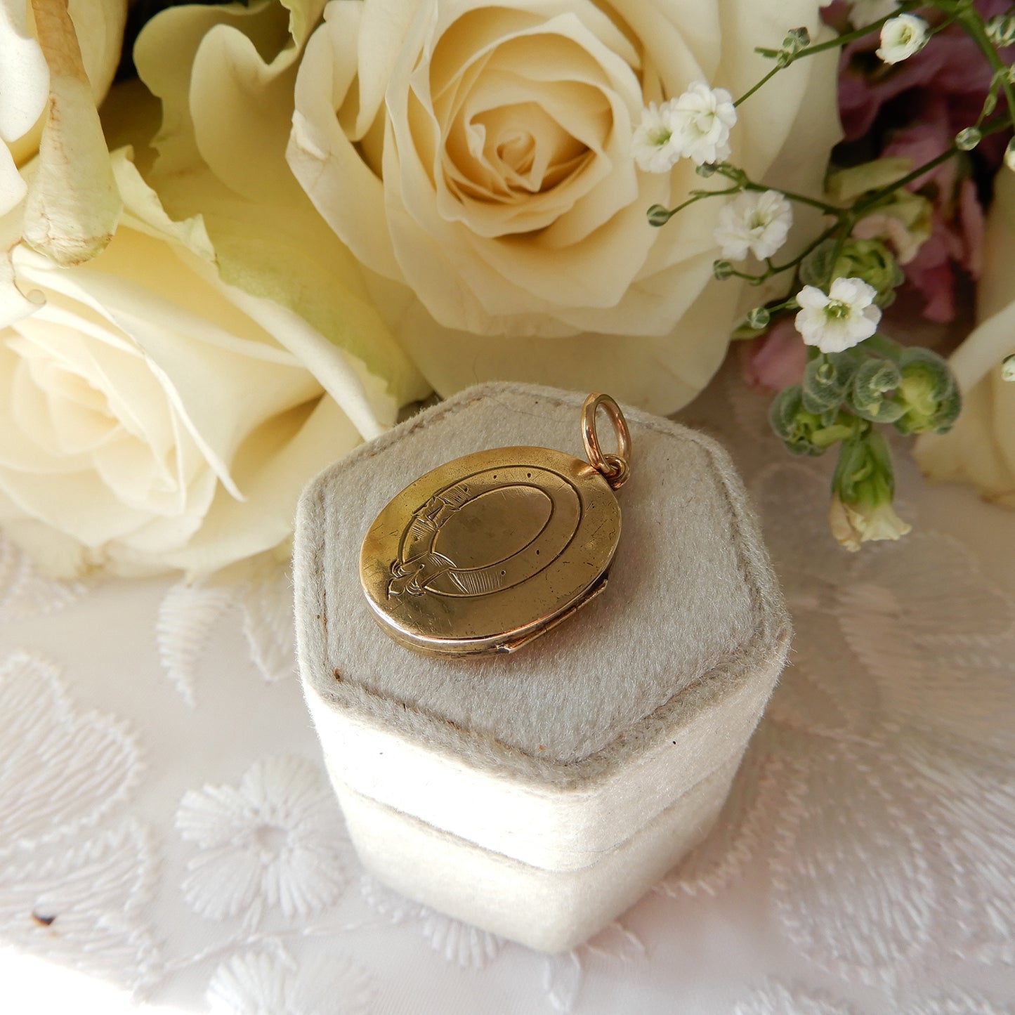Antique 9ct Gold Back & Front Buckle Locket