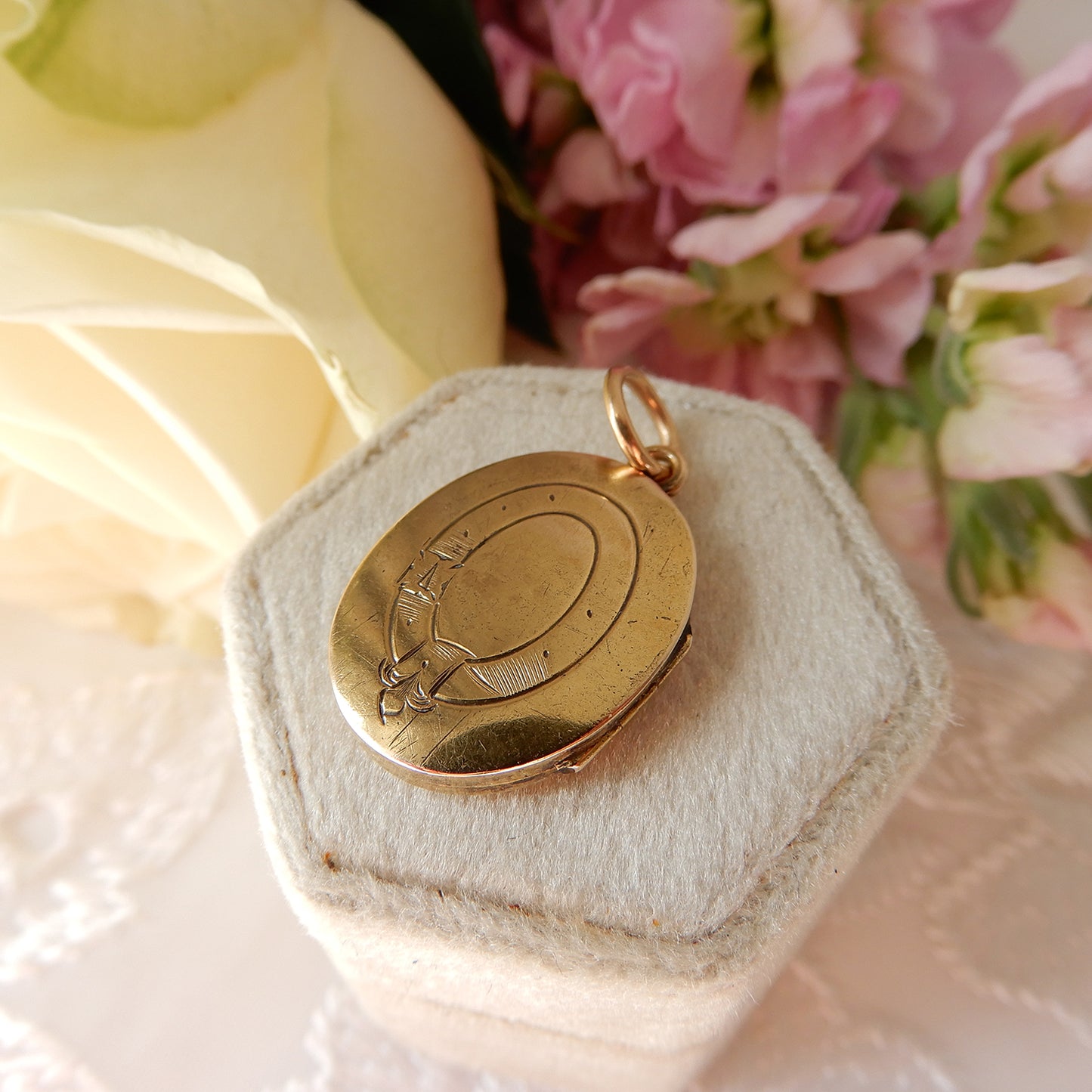 Antique 9ct Gold Back & Front Buckle Locket