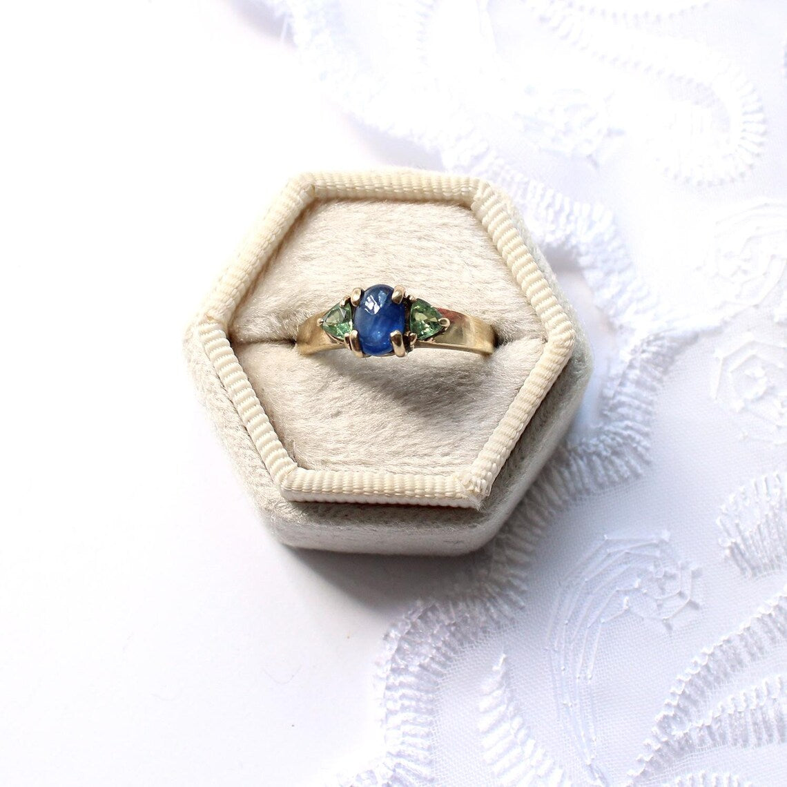 9ct Gold Sapphire & Peridot Ring