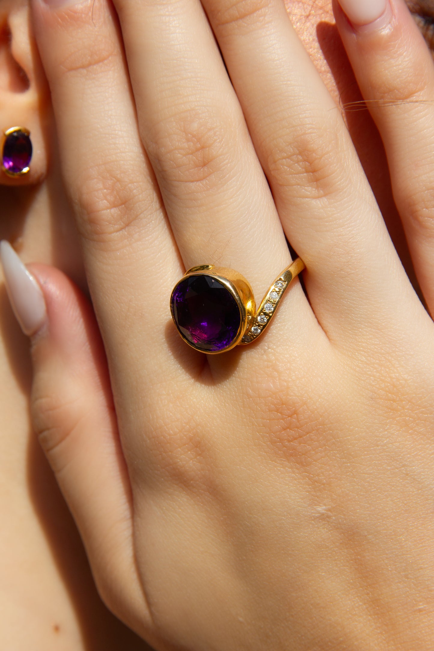 Unique 9ct Gold Amethyst & Diamond Ring