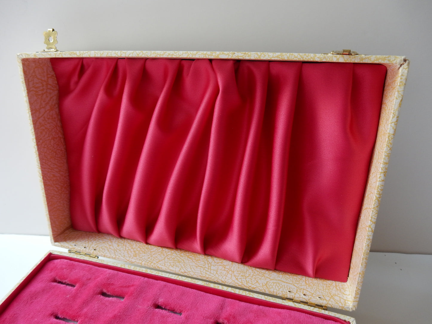 Luxurious Pink Velvet Multi Ring Box for 23 Rings