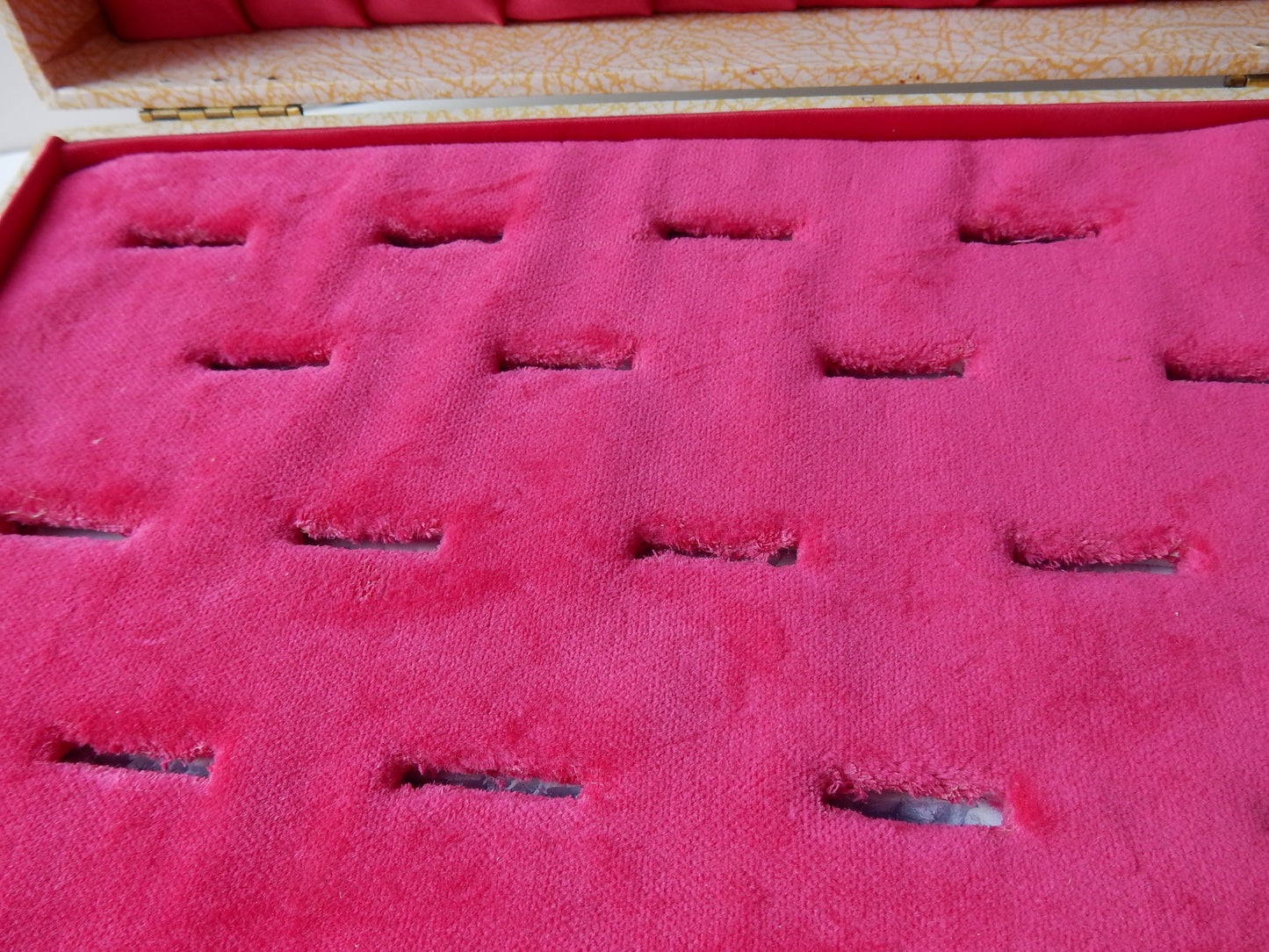 Luxurious Pink Velvet Multi Ring Box for 23 Rings
