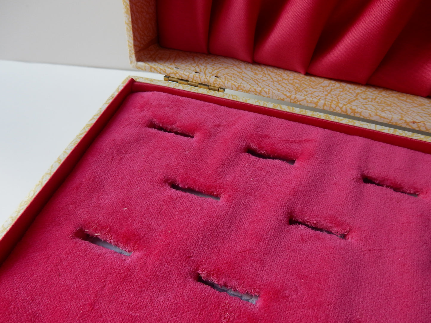 Luxurious Pink Velvet Multi Ring Box for 23 Rings