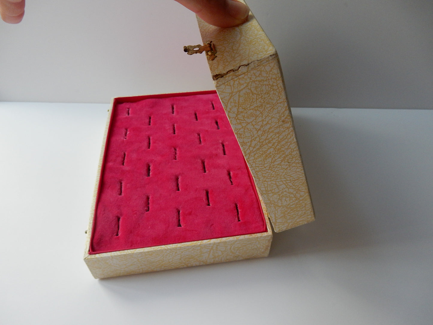 Luxurious Pink Velvet Multi Ring Box for 23 Rings