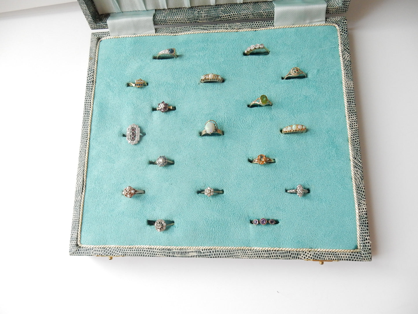 Vintage Turquoise Multi Ring Box for 17 Rings