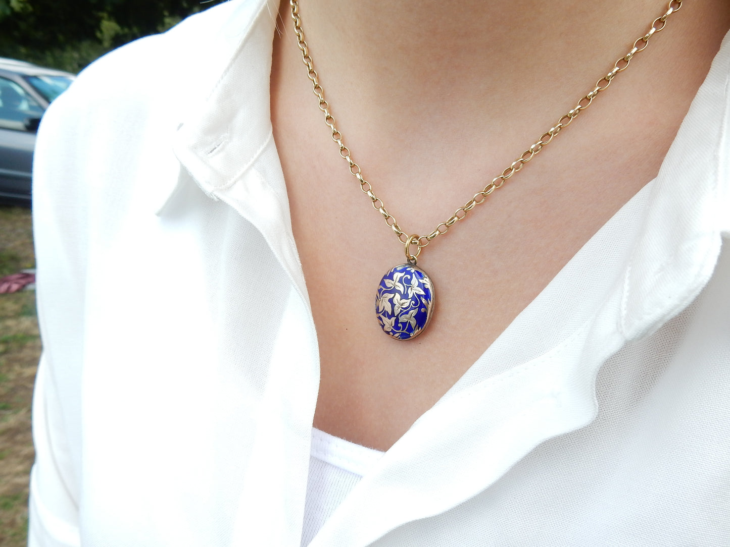 Victorian 9ct Gold Front Enamel Ivy Leaf Locket