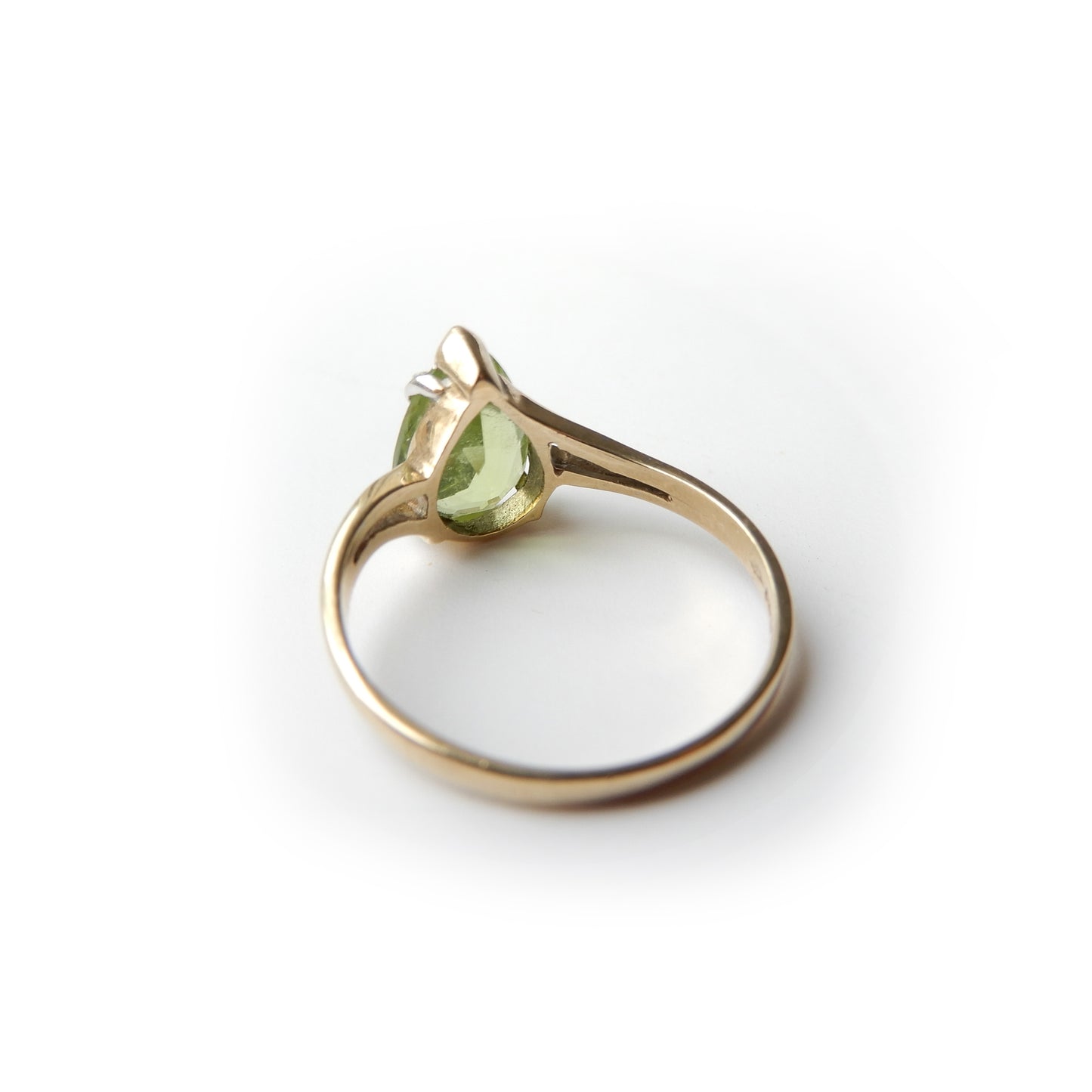 Vintage 9ct Gold Peridot & Diamond Ring