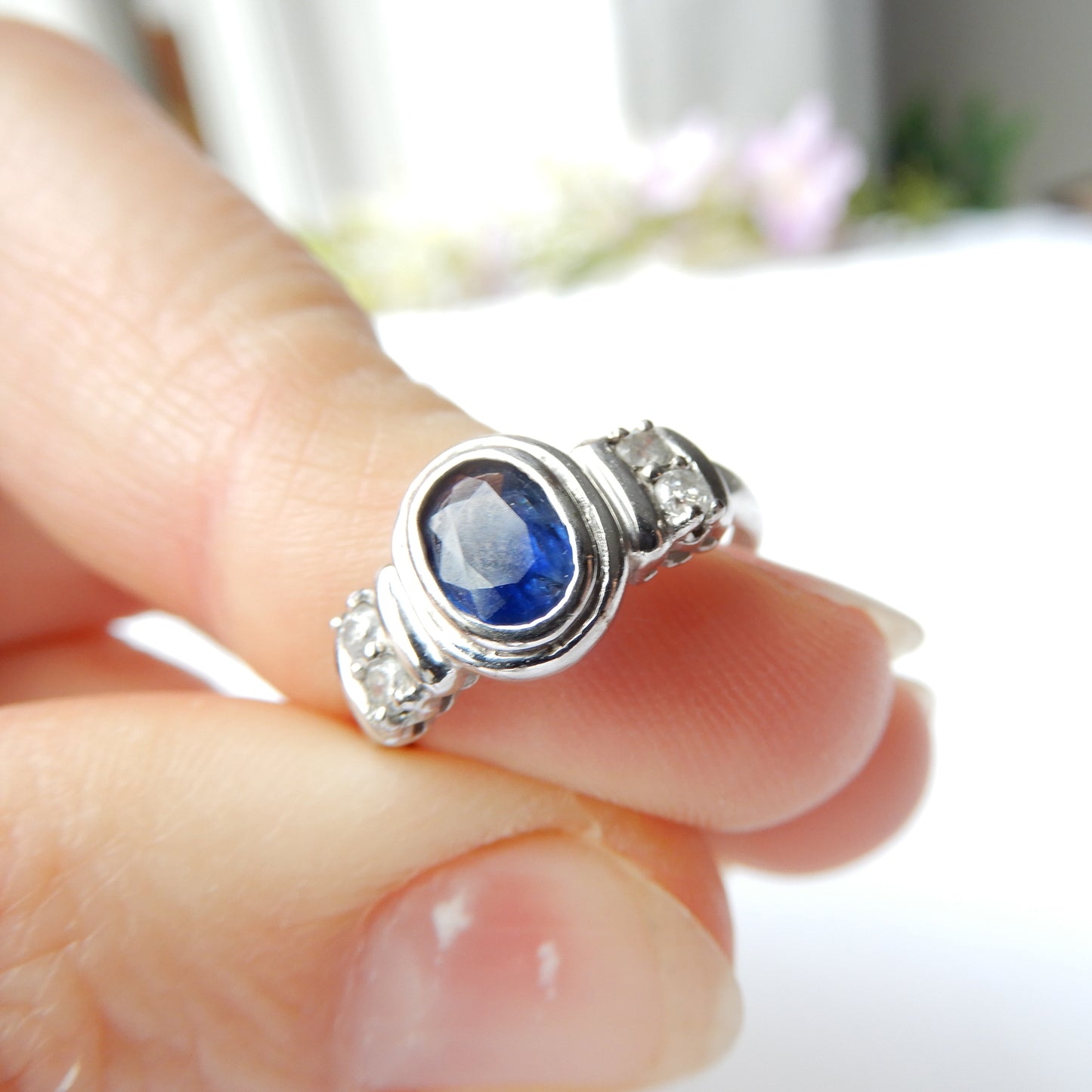 Vintage 9ct White Gold Sapphire & Diamond Ring