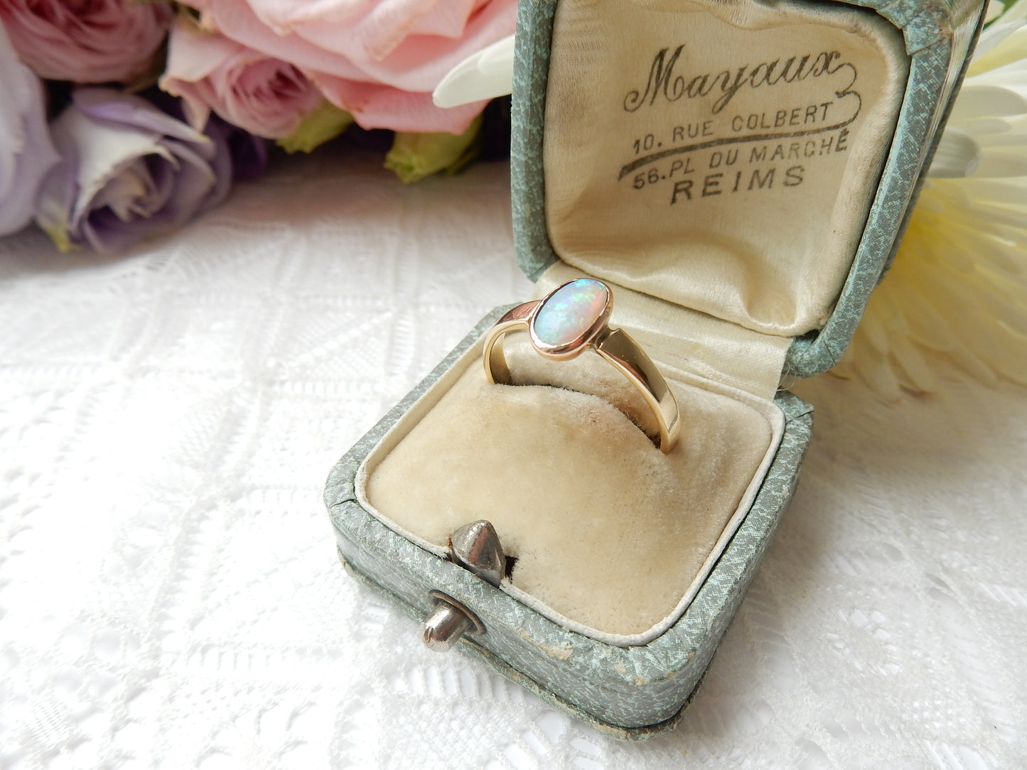 Vintage 9ct Gold Opal Solitaire Ring
