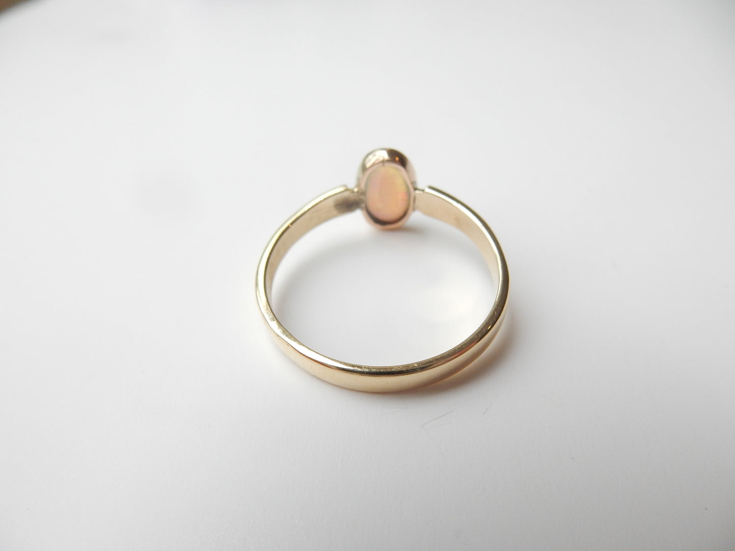 Vintage 9ct Gold Opal Solitaire Ring