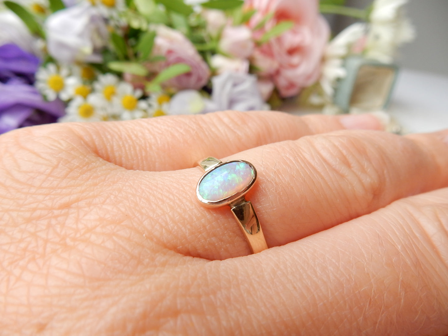Vintage 9ct Gold Opal Solitaire Ring