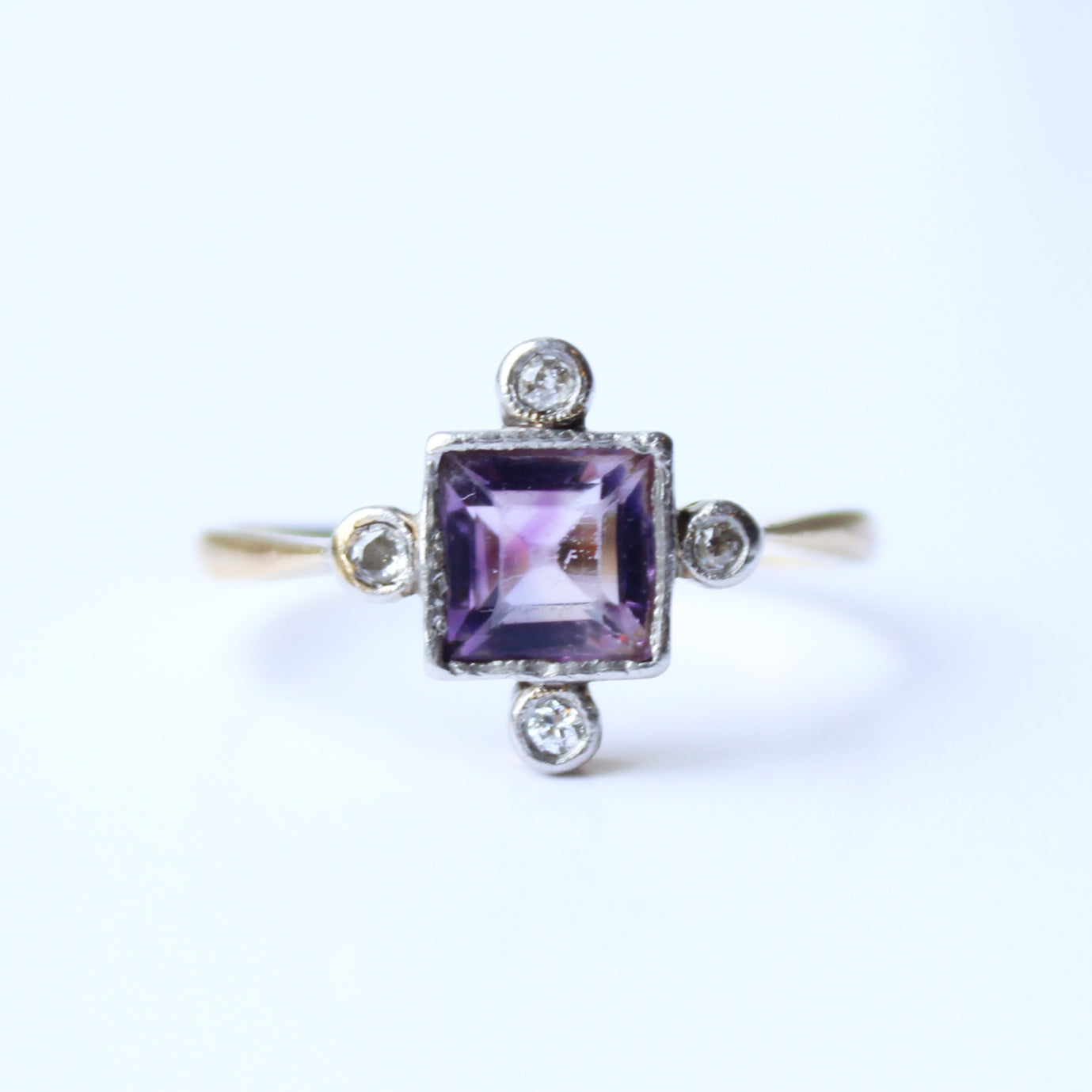 Art Deco 18ct Gold Amethyst & Diamond Ring