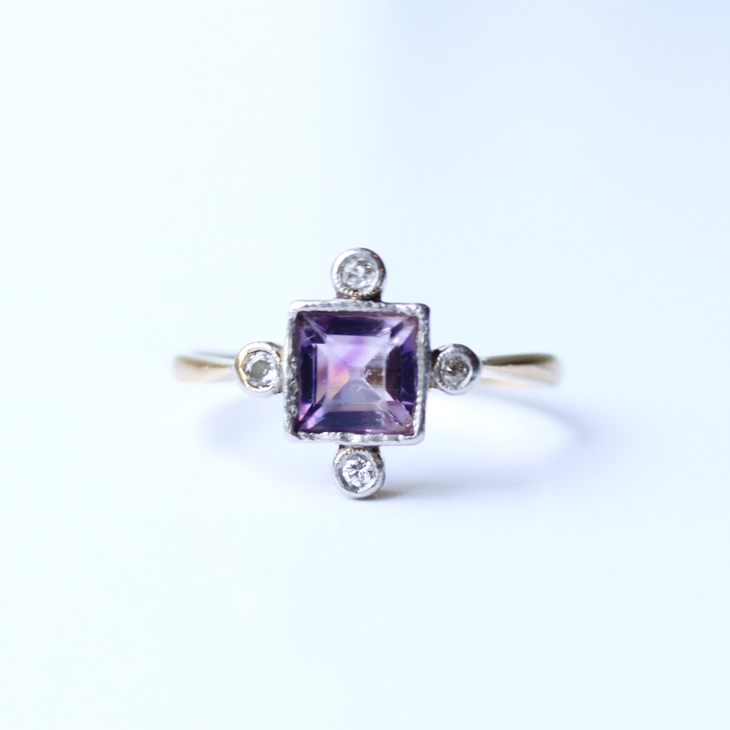 Art Deco 18ct Gold Amethyst & Diamond Ring