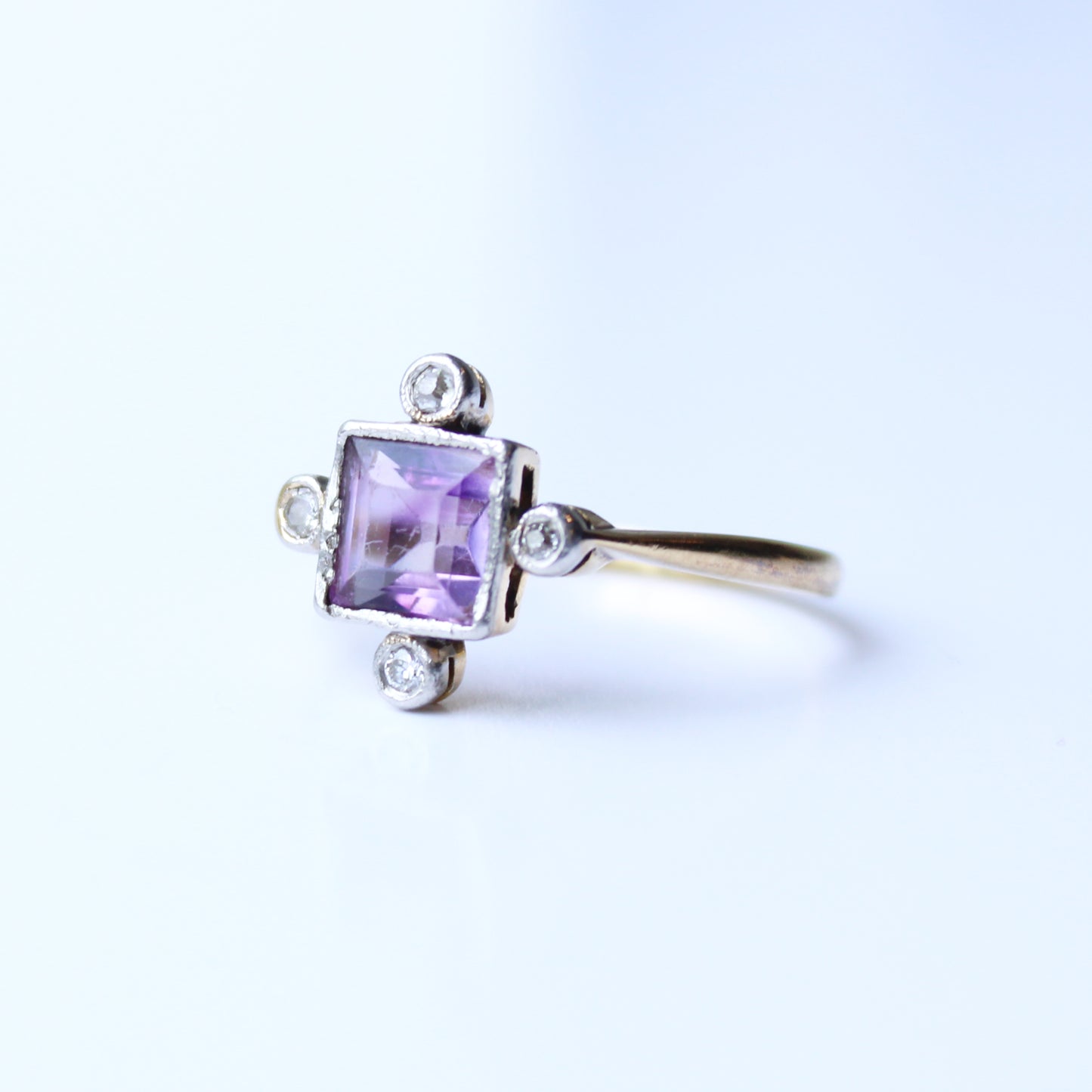 Art Deco 18ct Gold Amethyst & Diamond Ring