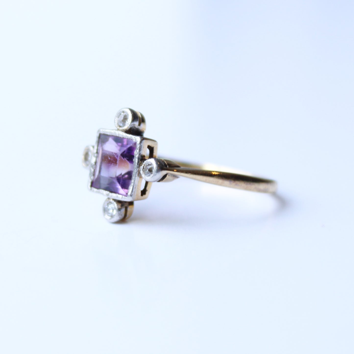Art Deco 18ct Gold Amethyst & Diamond Ring