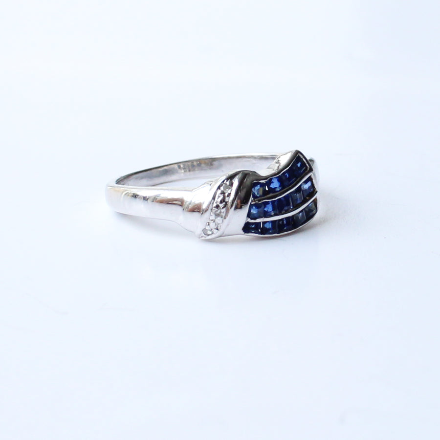 18ct White Gold Sapphire & Diamond Ring