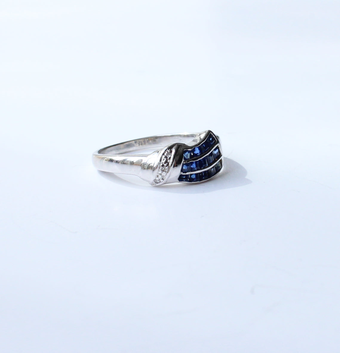 18ct White Gold Sapphire & Diamond Ring