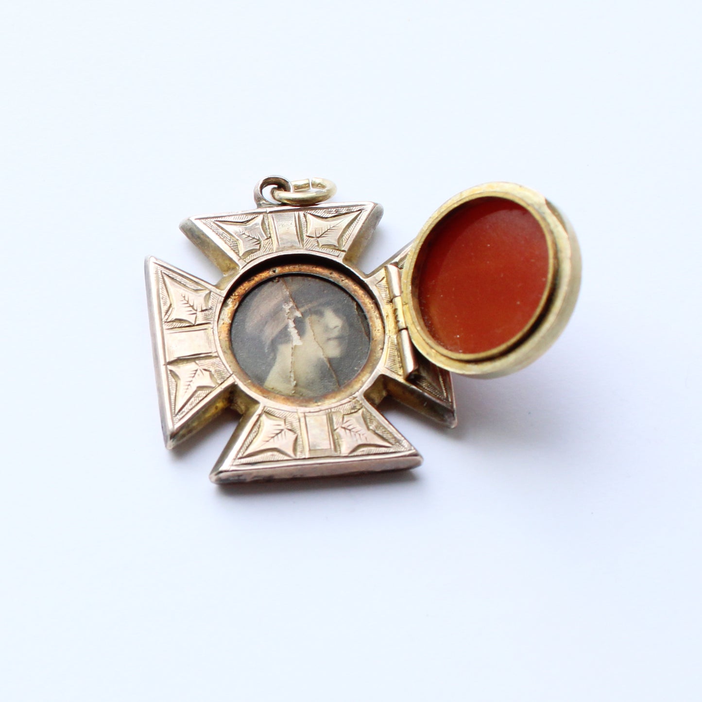 Victorian 9ct Gold Back & Front Sardonyx Locket
