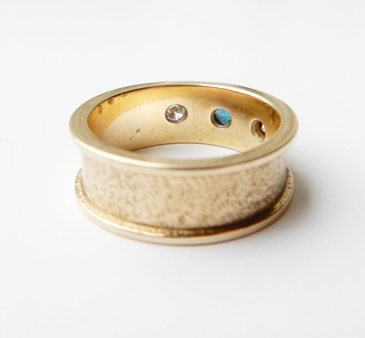 Chunky 9ct Gold Sapphire & Diamond Band (7.2grams)