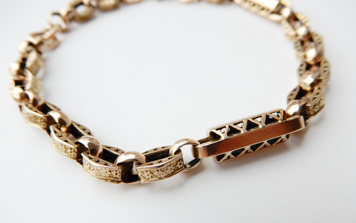 Victorian 9ct Gold Star Link Bracelet with Dog Clip
