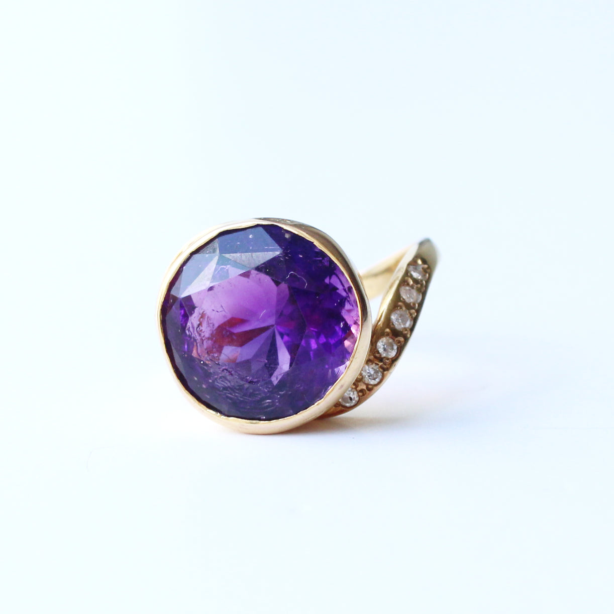 Unique 9ct Gold Amethyst & Diamond Ring