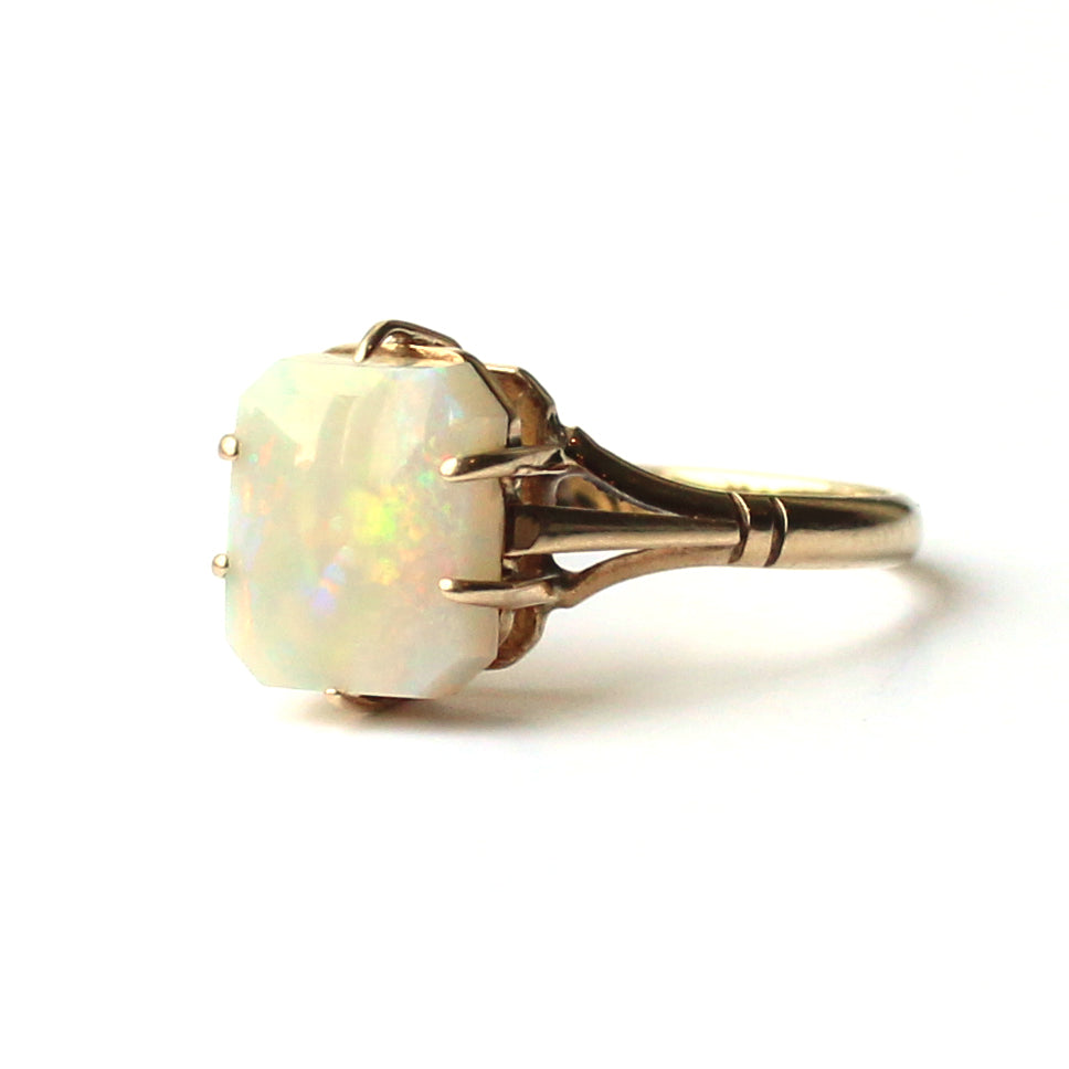 Vintage 9ct Gold Opal Ring