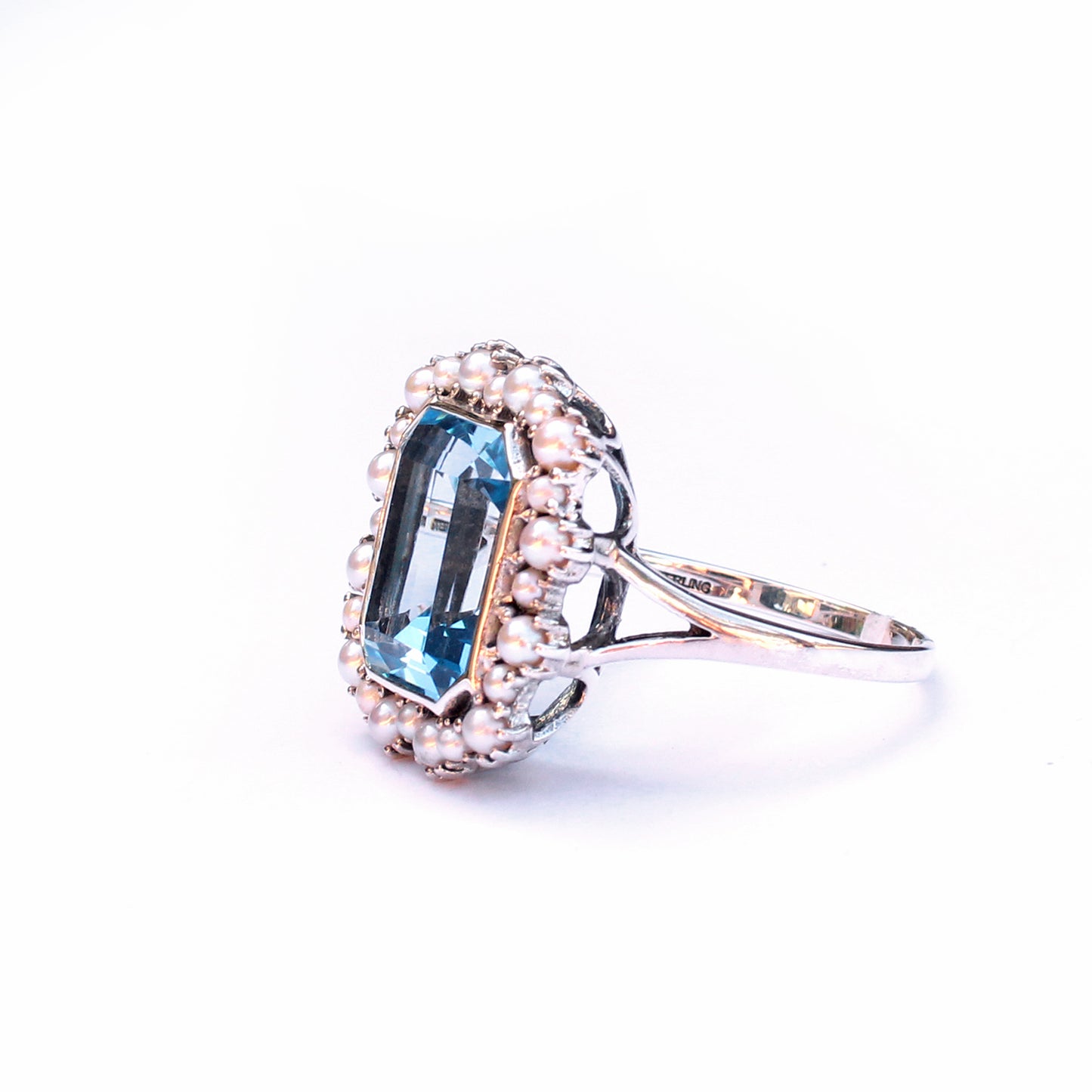 Impressive 9ct Gold Topaz Pearl Halo Ring