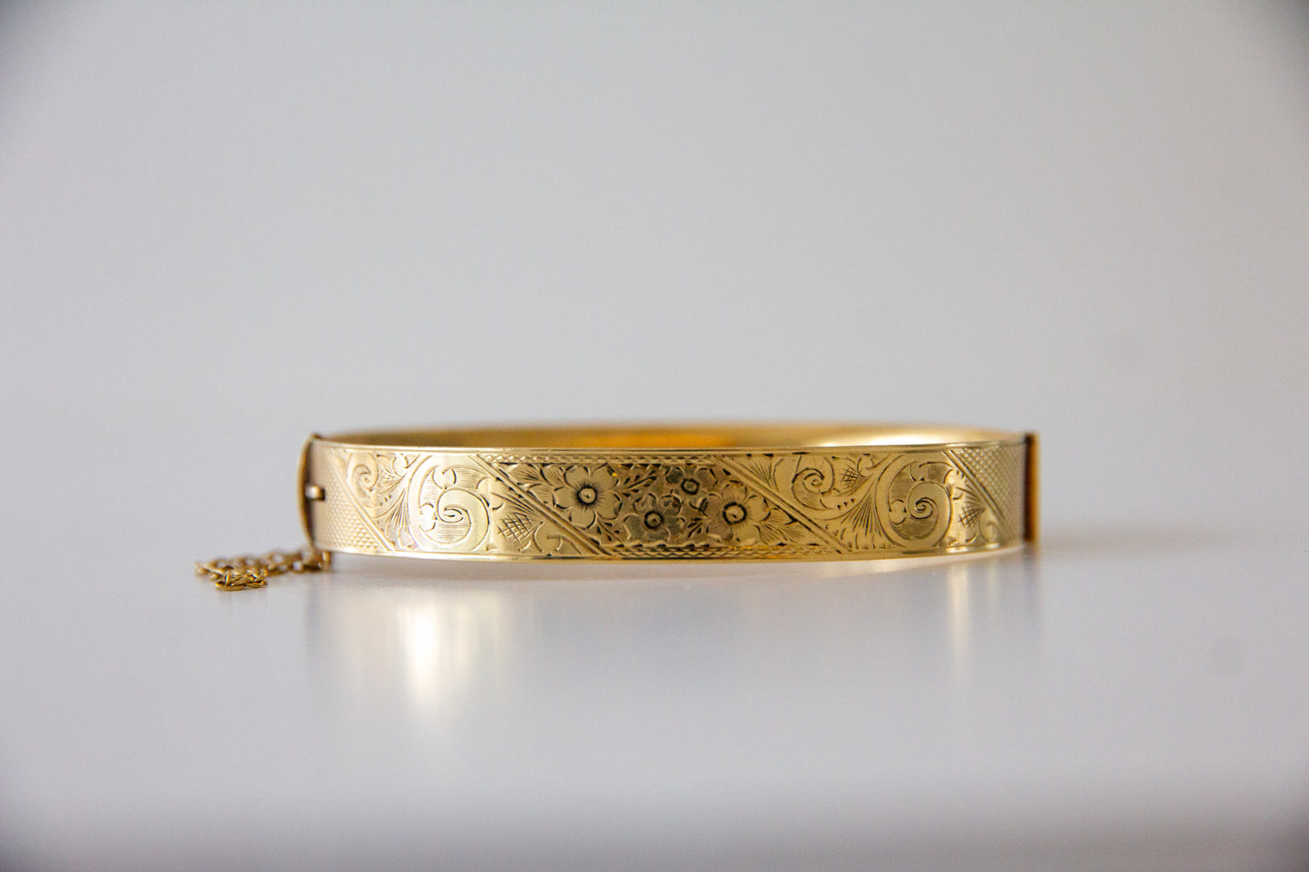 Antique 9ct Rolled Gold Hinged Bangle