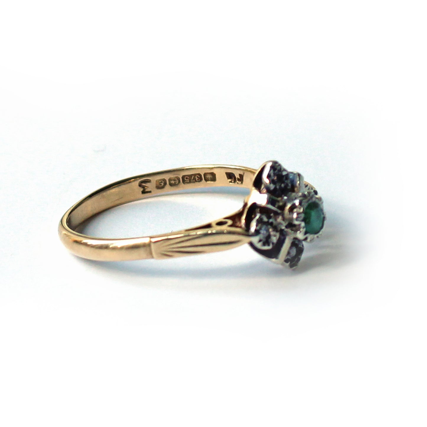 Vintage 9ct Gold Emerald & Diamond Ring