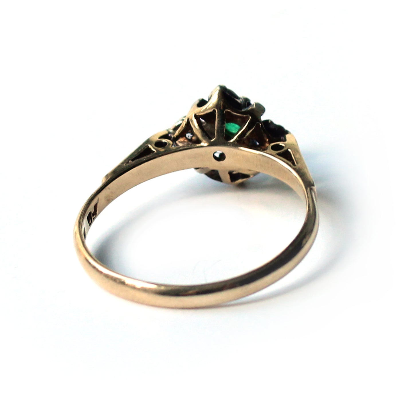 Vintage 9ct Gold Emerald & Diamond Ring