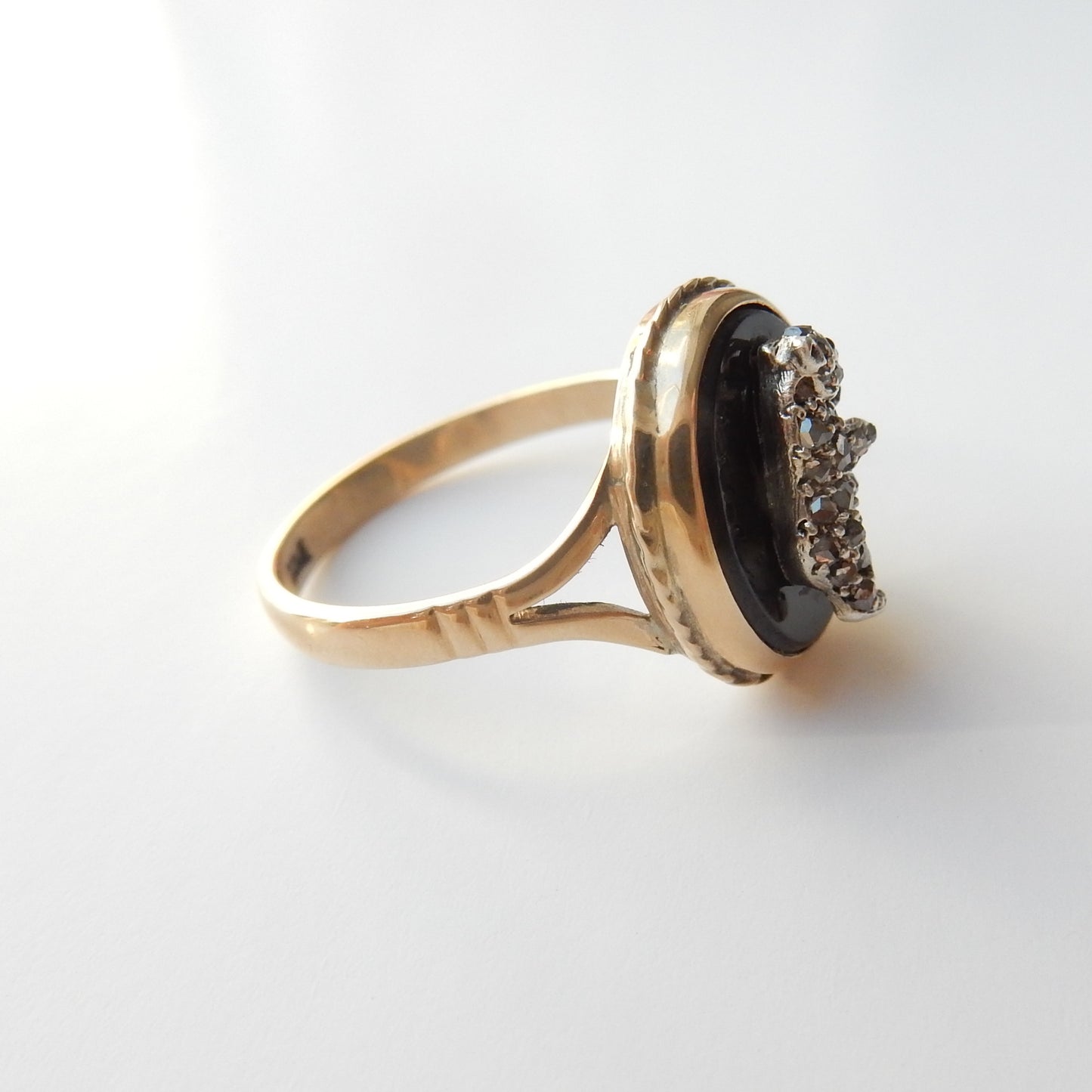 Antique 9ct Gold Old Cut Diamond Onyx Bear Ring US Size 7.5 UK Q