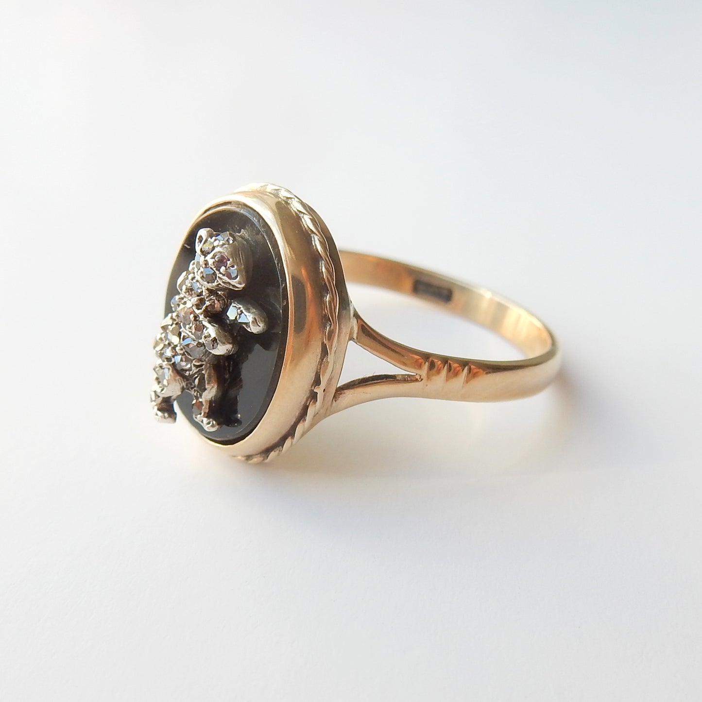 Antique 9ct Gold Old Cut Diamond Onyx Bear Ring US Size 7.5 UK Q