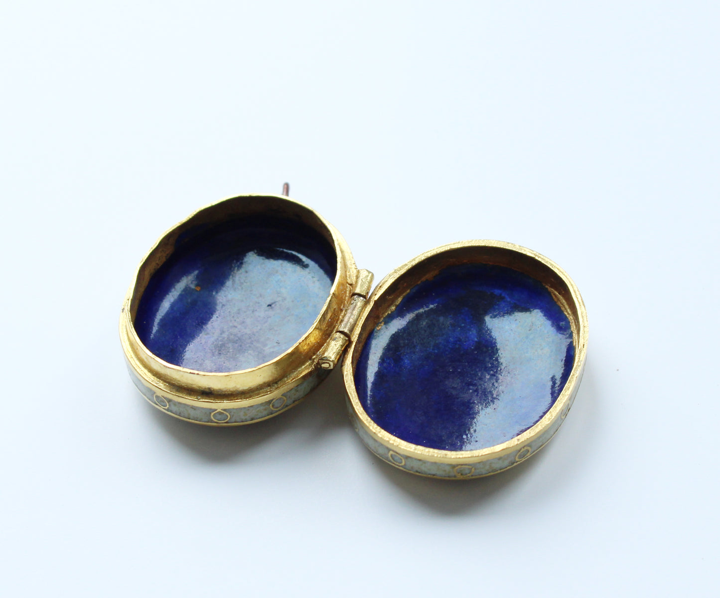 Pretty Vintage Chinese Cloisonne Enamel Floral Locket