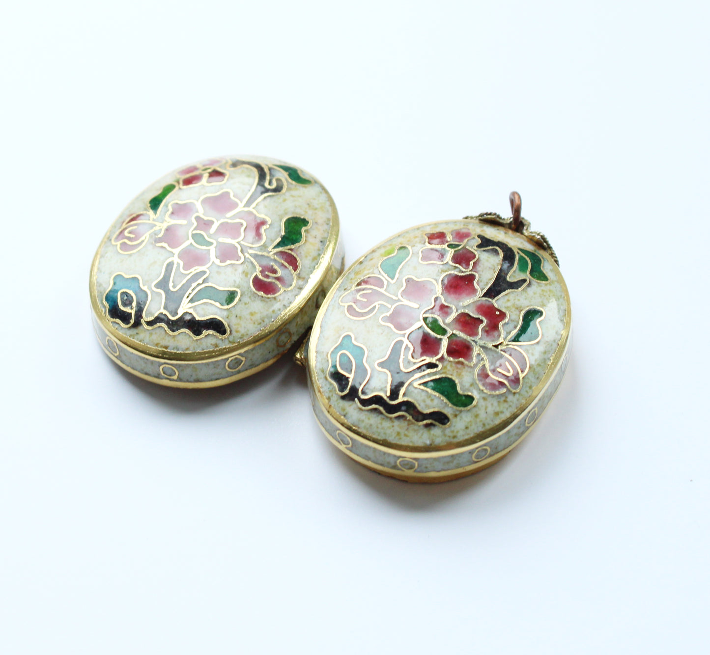 Pretty Vintage Chinese Cloisonne Enamel Floral Locket
