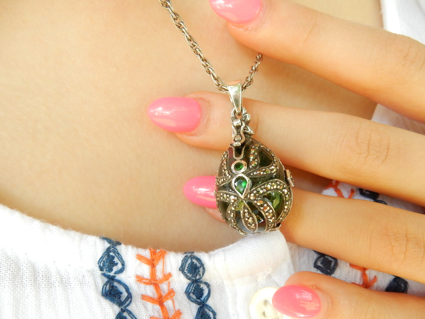 Vintage Sterling Silver Emerald Green Enamel Egg Locket Pendant