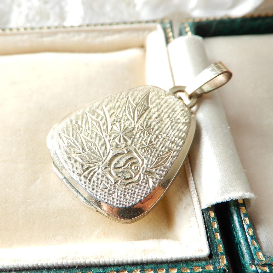 Vintage 14ct Rolled Gold Locket K&L