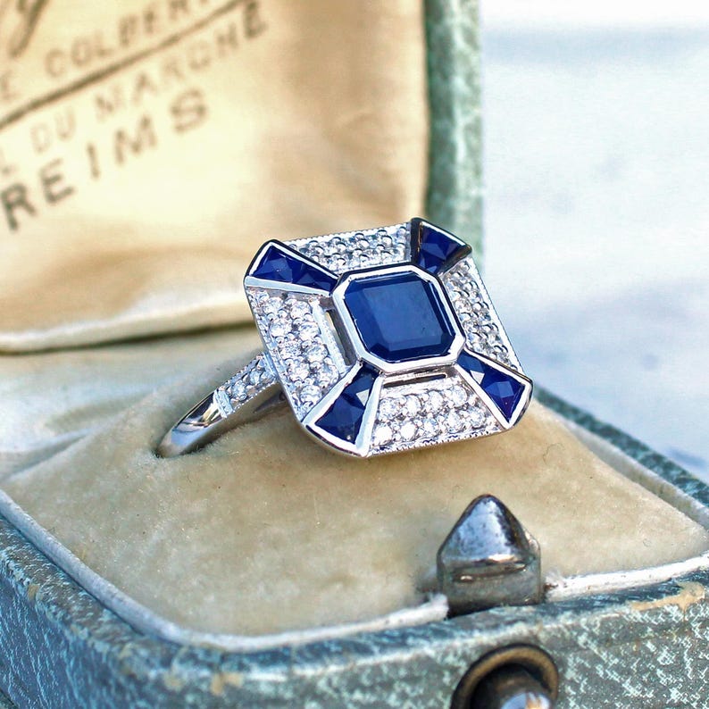 Art Deco style 9ct White Gold Sapphire & Diamond Ring