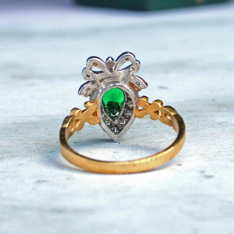 Victorian style Sterling Silver Emerald Paste Sweetheart Ring