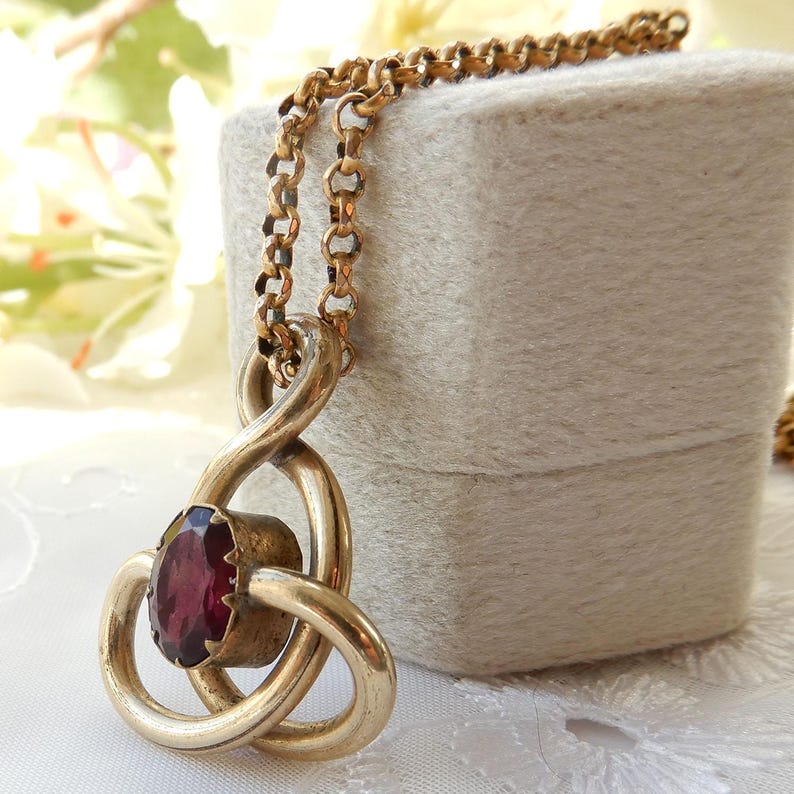 Antique Pinchbeck Garnet Paste Knot Pendant
