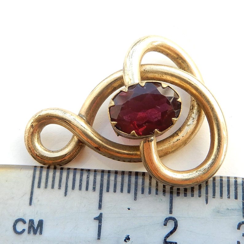 Antique Pinchbeck Garnet Paste Knot Pendant