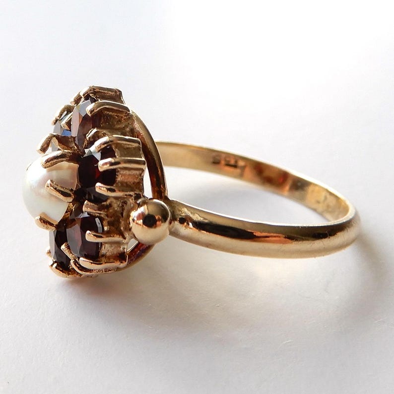 Antique 9ct Gold Pearl & Garnet Ring