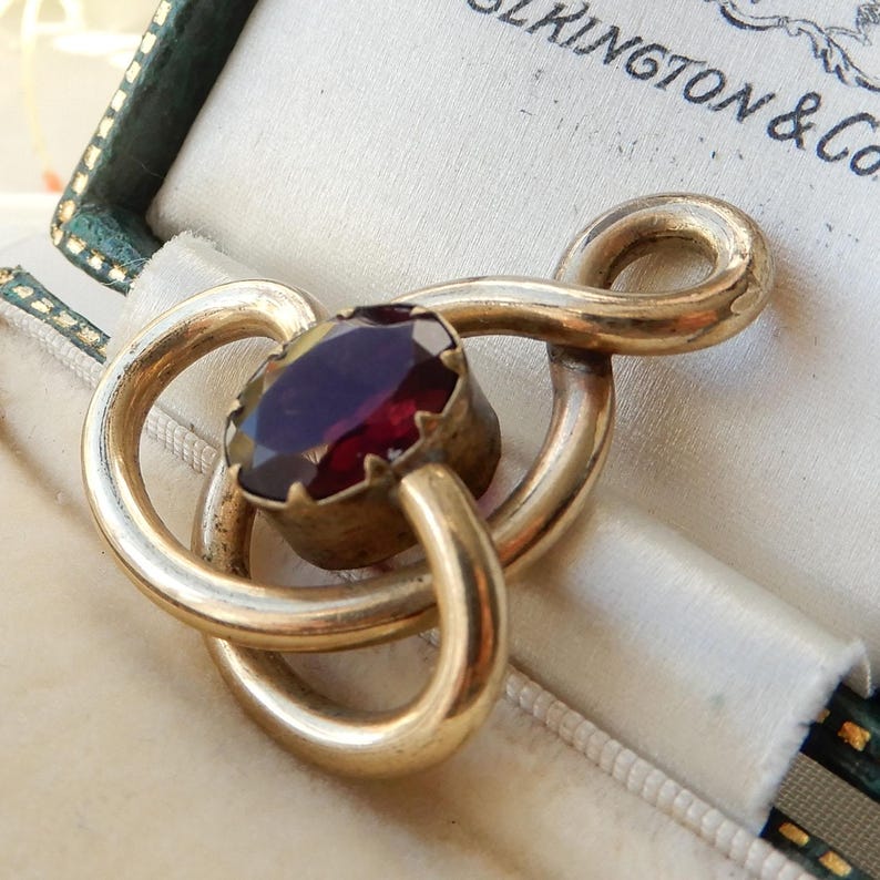 Antique Pinchbeck Garnet Paste Knot Pendant