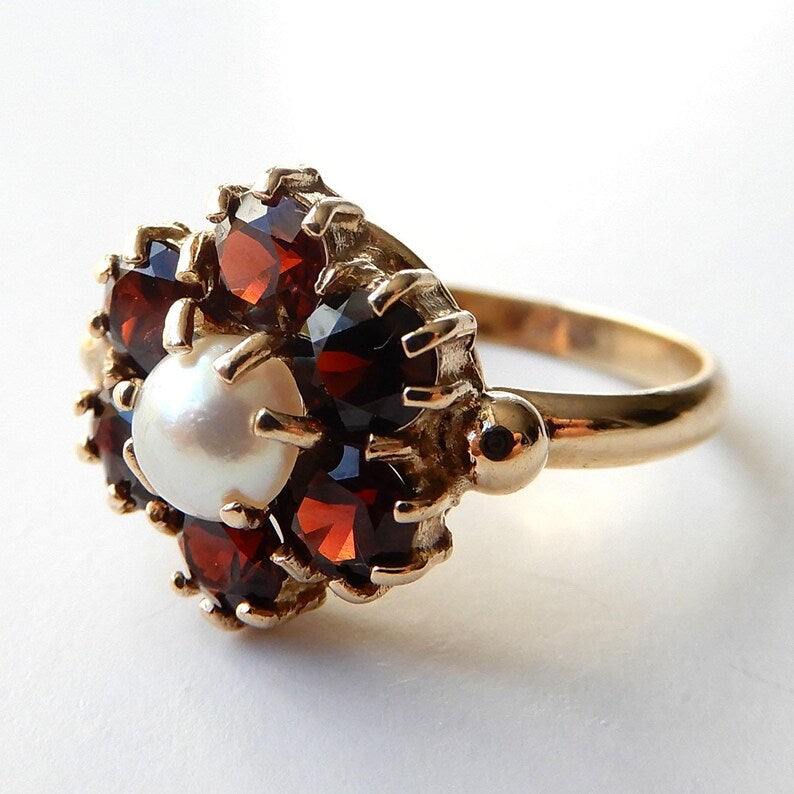 Antique 9ct Gold Pearl & Garnet Ring
