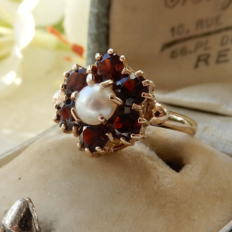 Antique 9ct Gold Pearl & Garnet Ring