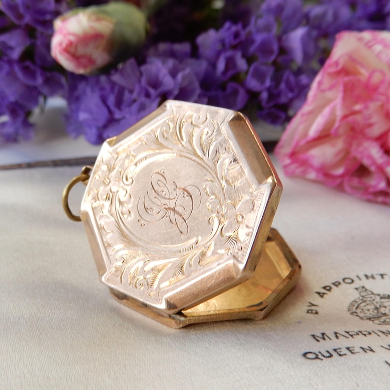 Antique 9ct Gold Back & Front Locket